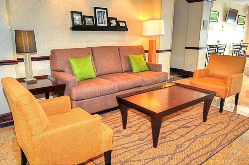 Comfort Inn Emporia Bagian luar foto